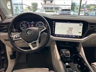 VOLKSWAGEN Touareg 3.0 V6 TDI SCR Elegance